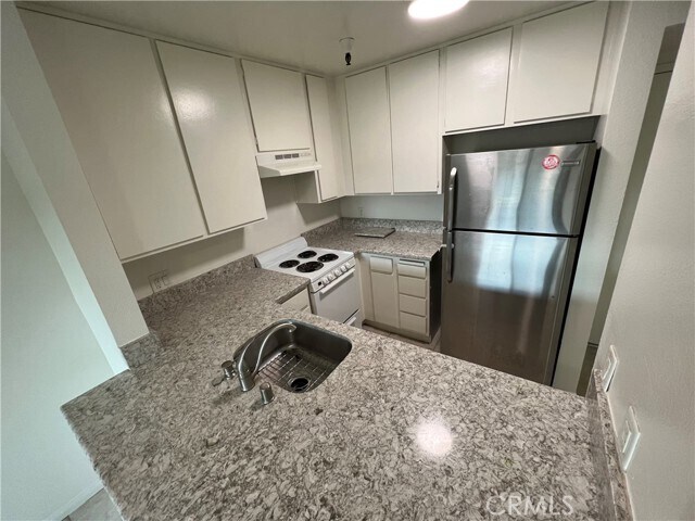 Building Photo - 3830 Avenida Del Presidente