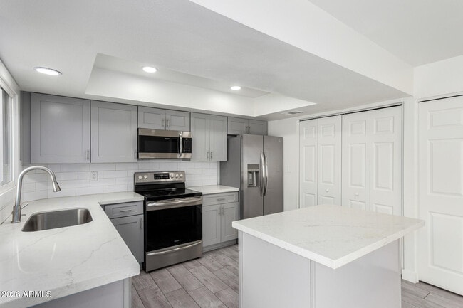 Building Photo - 1586 West Campbell Ave