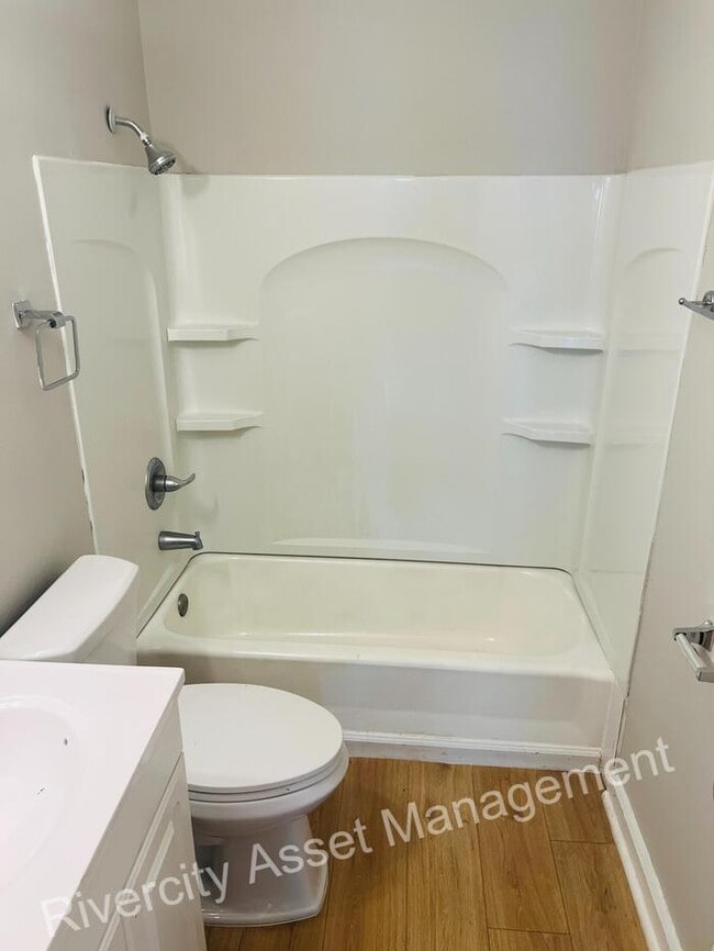 Building Photo - SECTION 8 FRIENDLY!!!! NEWLY RENOVATED READY FOR MOVE IN!!!!