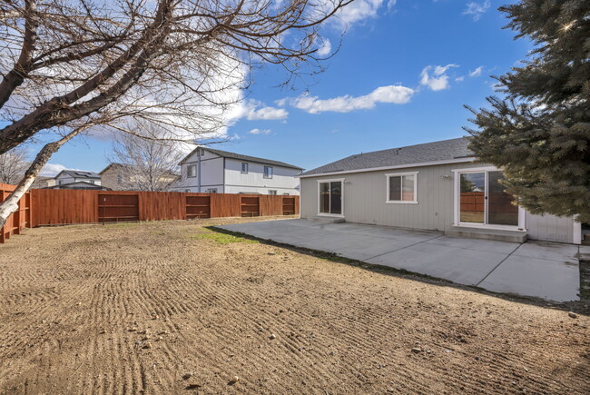 Building Photo - 17765 Oakview Ct