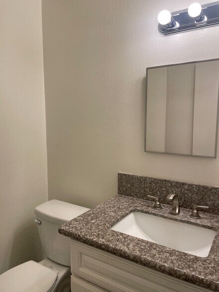 Building Photo - 7741 Newman Ave