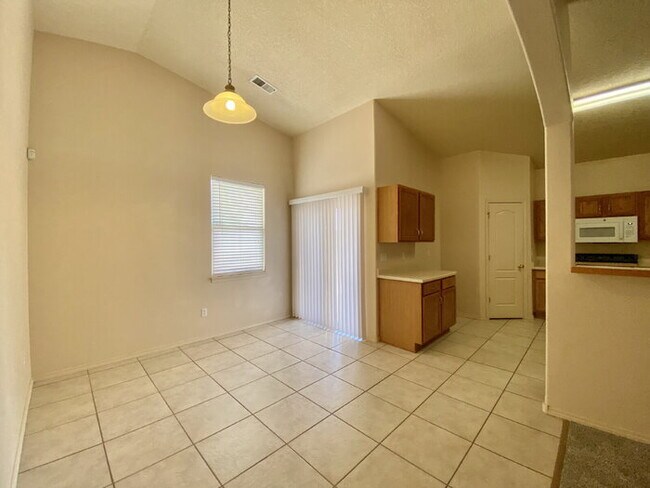 Building Photo - Spacious 3BR w/Office in the Cabezon Subdi...