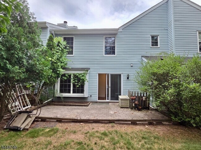 Building Photo - 200 Bamburgh Ct