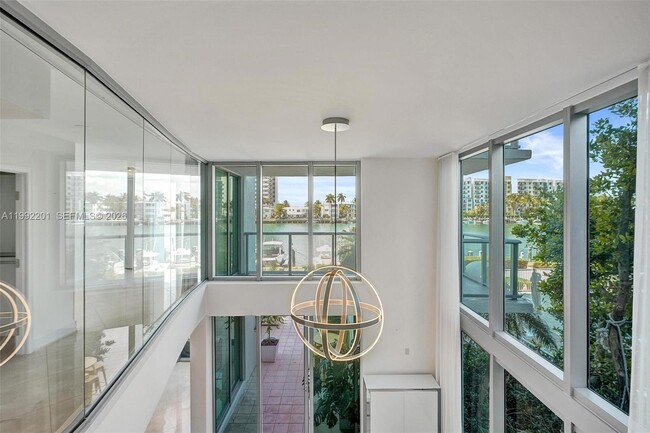 Building Photo - 7928 East Dr