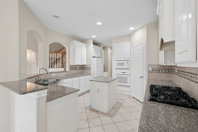 Building Photo - 6414 Pinewood Trace Ln