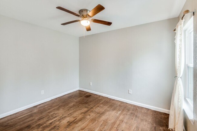 Building Photo - 1218 Ranier St