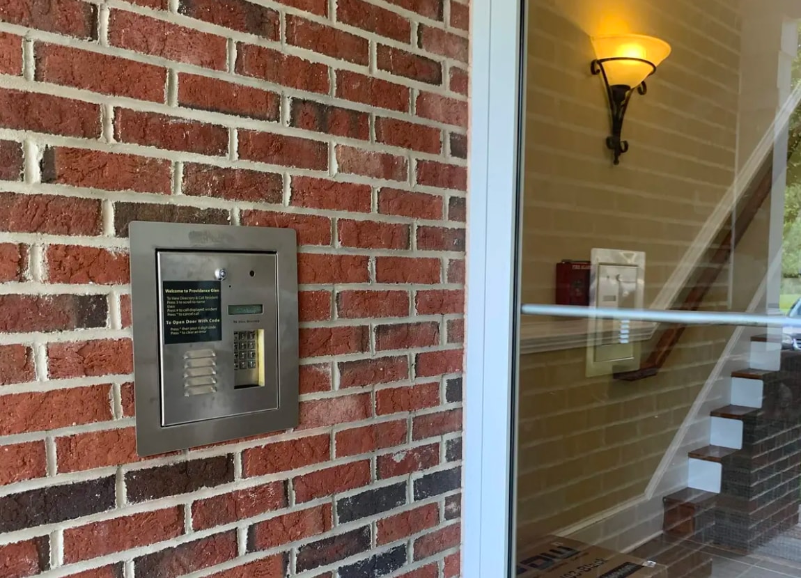 Secure Building - 432 Glencrest Pl