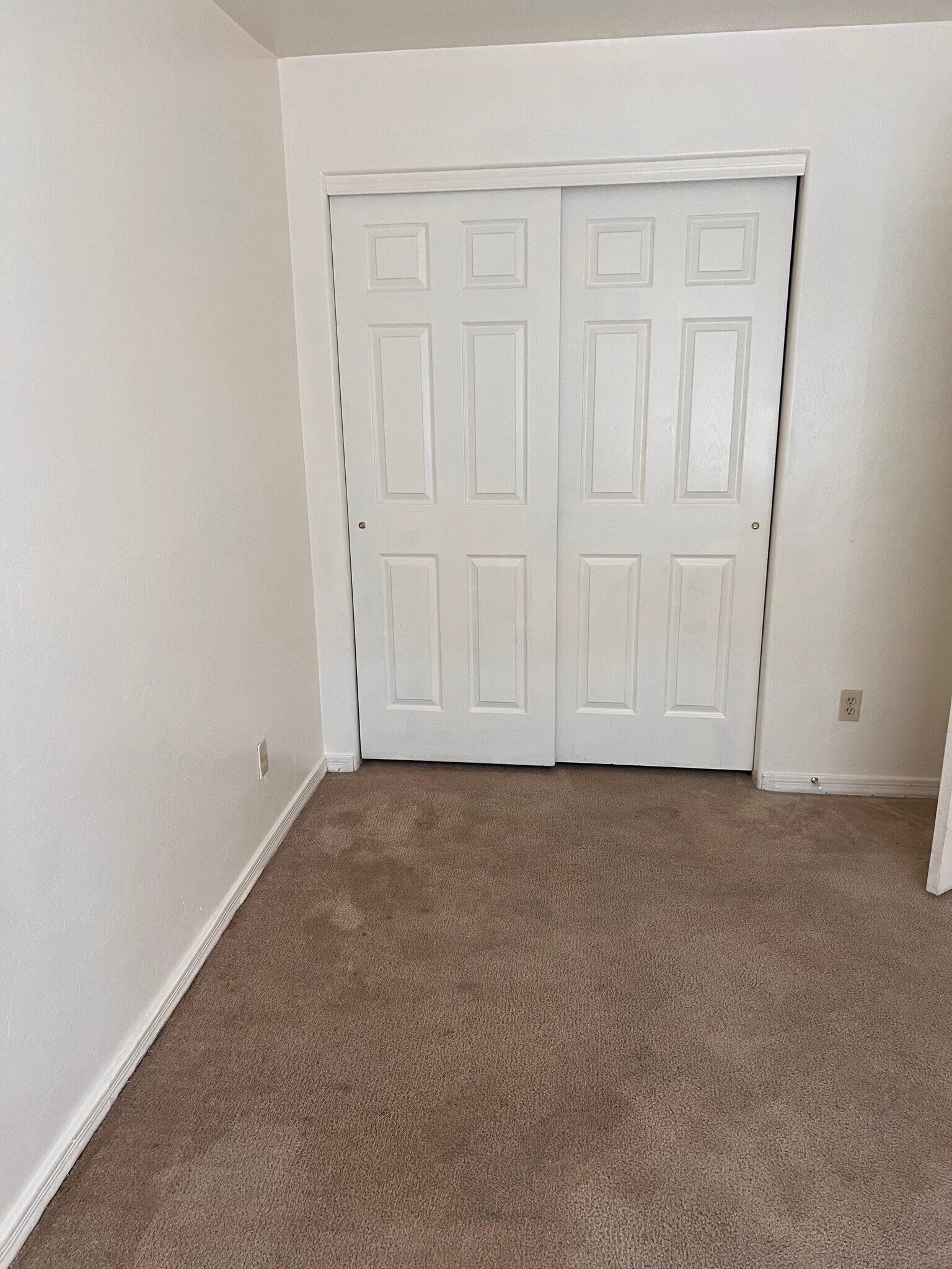 Building Photo - 2536 N Corinthian Garden Dr