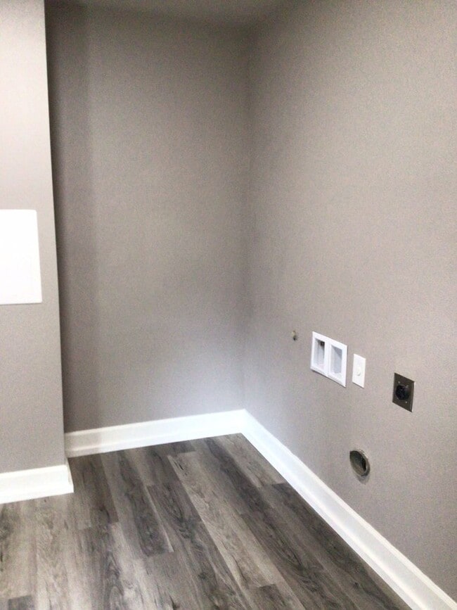 Building Photo - 477 I St