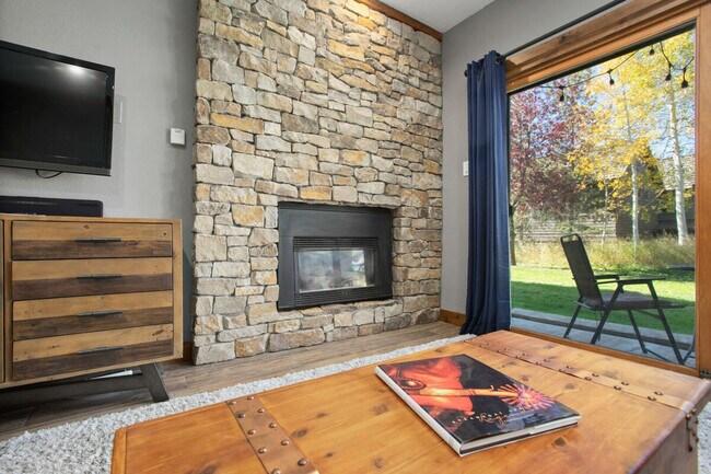 Building Photo - 2016 Indian Summer Dr