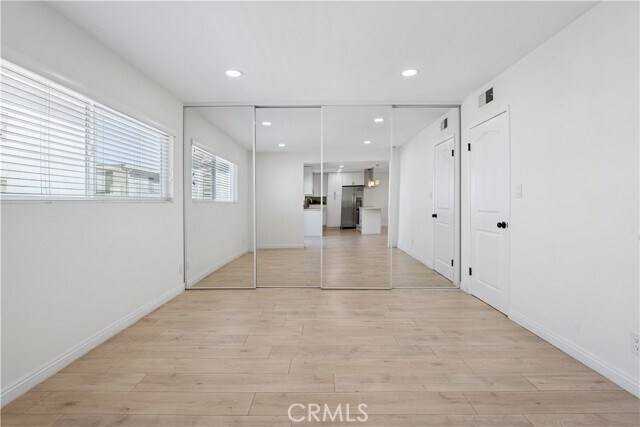 Building Photo - 5330 Zelzah Ave