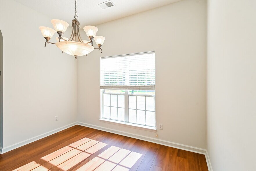 Building Photo - 7499 Essayons Dr