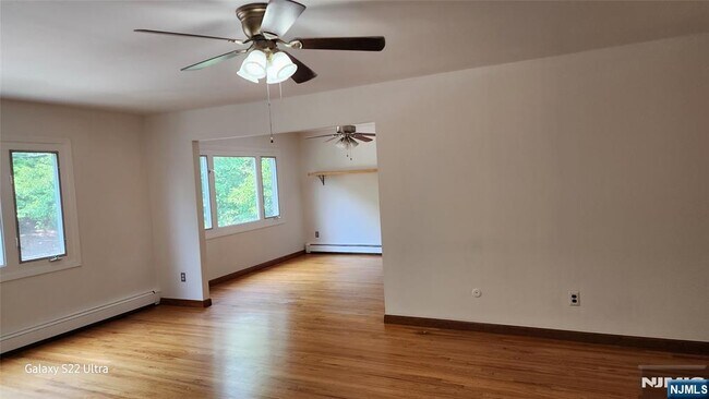 Building Photo - 334 6th St
