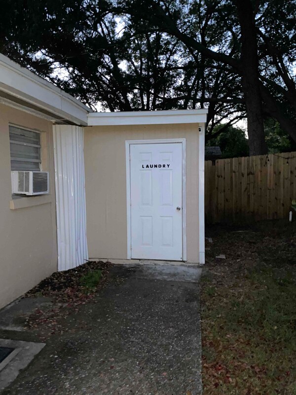 Building Photo - 610 1st Ave NE