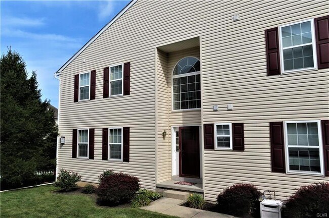 Building Photo - 6810 Hunt Dr