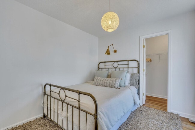 Building Photo - 142 West Tisbury Lane