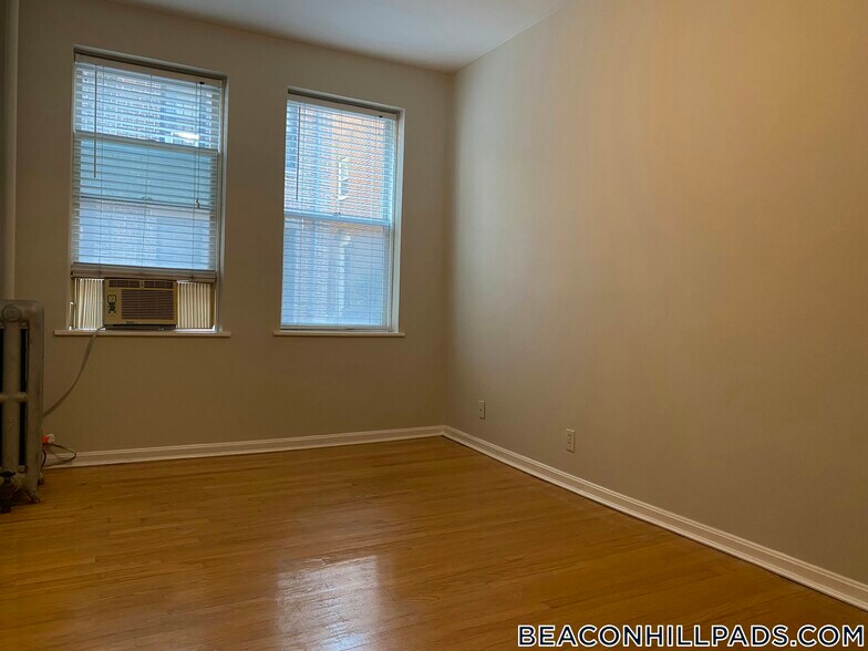 Building Photo - 70 Joy St