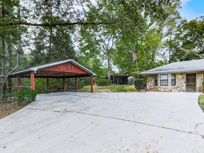 Building Photo - 5480 Burgess Dr