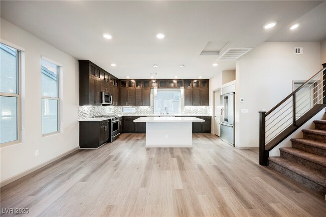Building Photo - 8081 Misty Canyon Ave