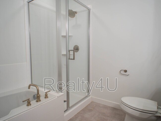 Building Photo - 3545 Hardman Way