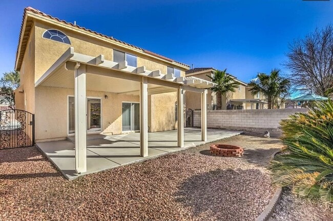Building Photo - Two-story 4 BR & 3 BA designs offer luxuri...