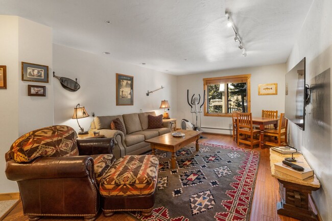 Building Photo - 4 Bed, 4 Bath Condo in The Big Sky Meadow with Garage!