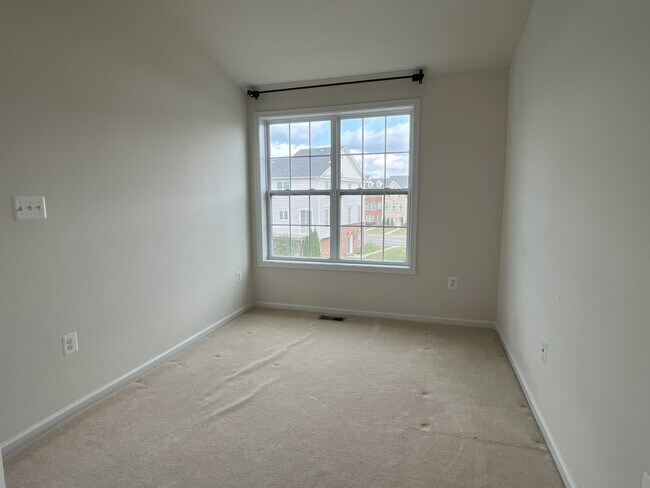Building Photo - 43152 Whelplehill Ter