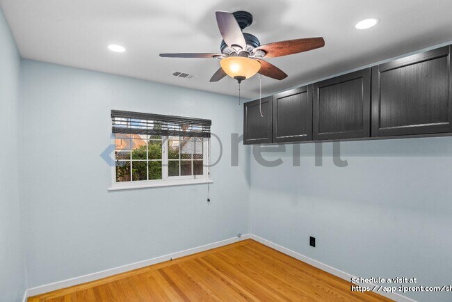 Building Photo - 3848 James Ave