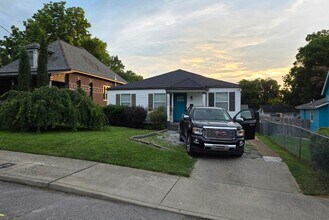 Building Photo - 1006 Stainback Ave