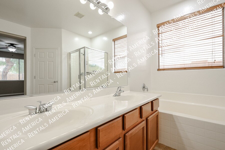 Building Photo - 19407 E Canary Way