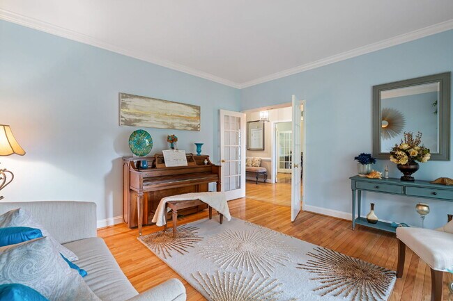 Building Photo - ***Amazing opportunity to rent this beauti...