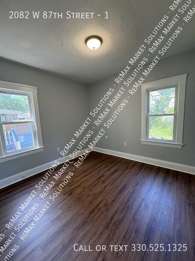 Building Photo - 2082 W 87th St