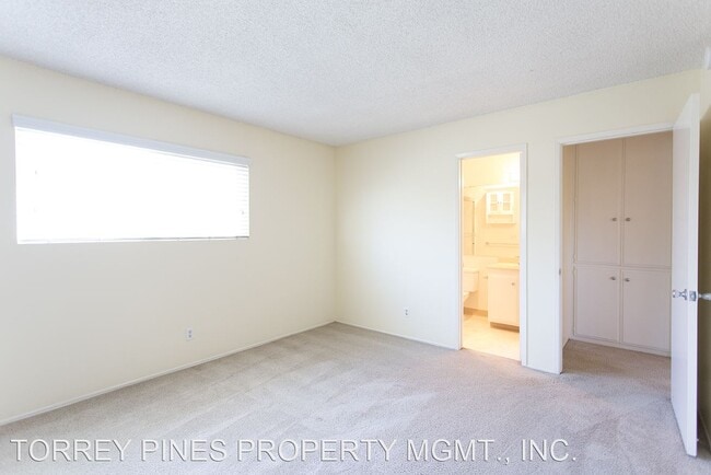 Building Photo - 3850-3860 Haines St