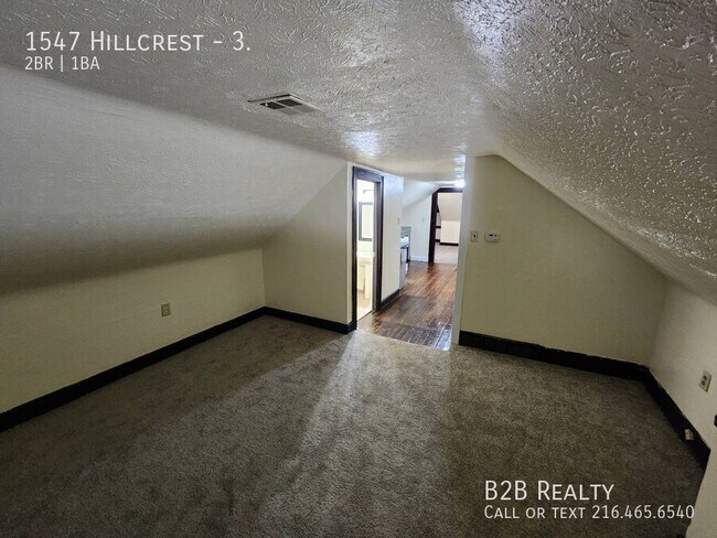 Building Photo - 1547 Hillcrest-3.