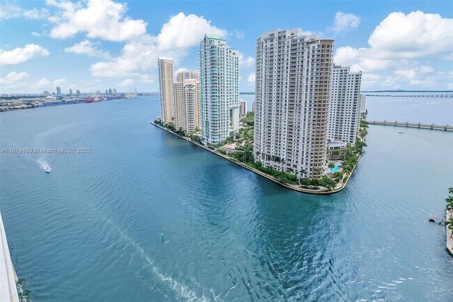 Building Photo - 300 Biscayne Blvd Way