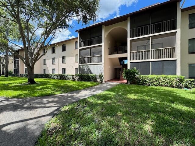 Building Photo - 207 Foxtail Dr