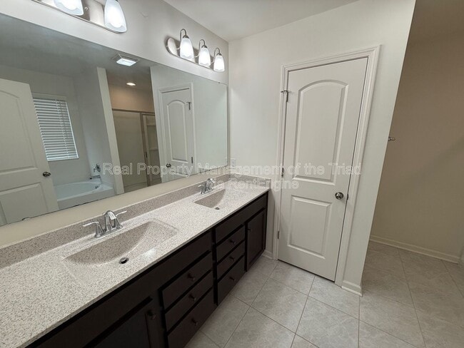 Building Photo - 4670 Wesmar Ct