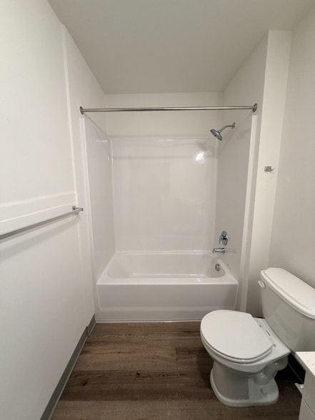 Building Photo - 2950 NE 11th St