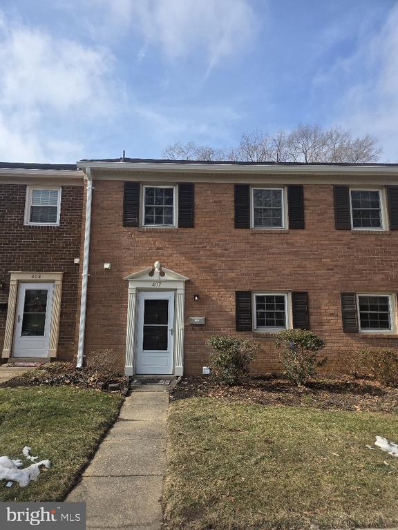 Building Photo - 407 Greenbrier Ct.