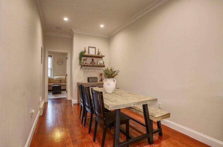 Building Photo - 403 Adams St