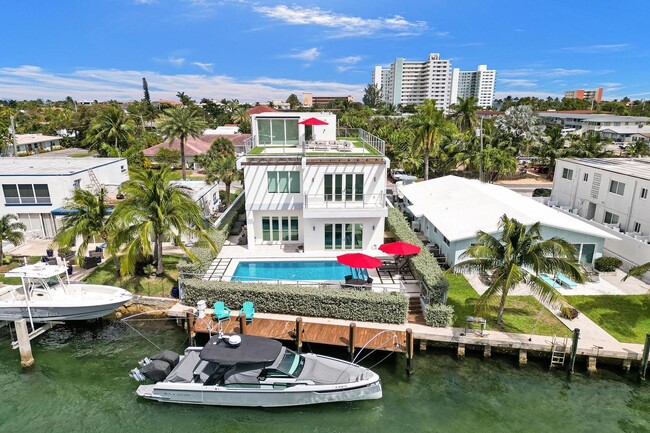 Primary Photo - Intracoastal Pool Home New Construction - ...
