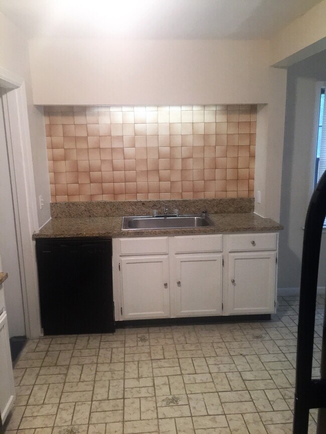 Building Photo - 6063 Yosemite Dr