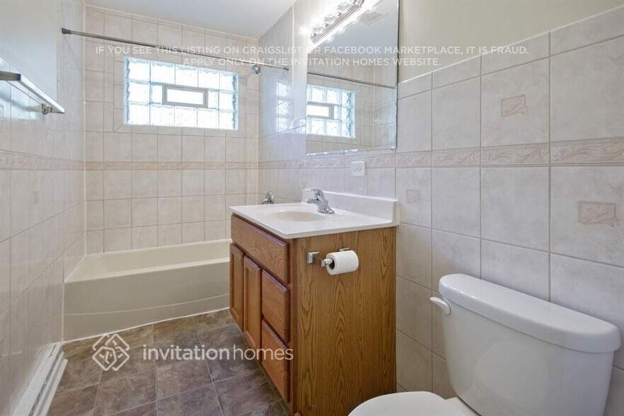 Building Photo - 358 N 2nd Ave