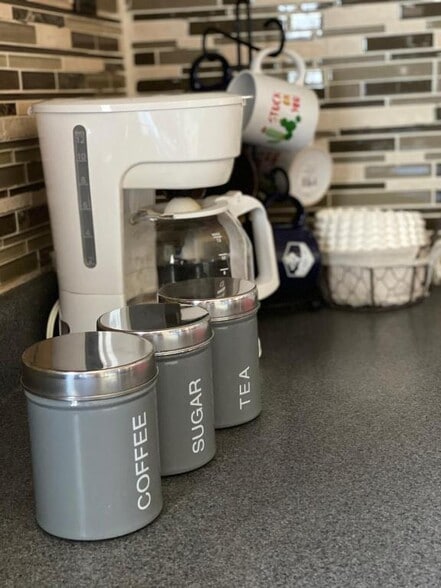 Building Photo - 6413 Center St