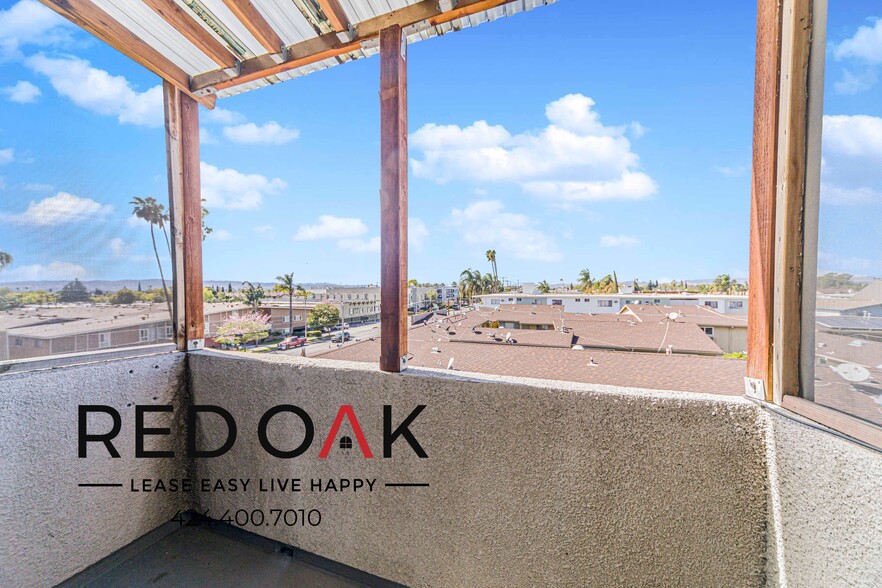 Building Photo - 8309 Cedros Ave