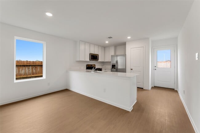 Building Photo - 207 Forest W St