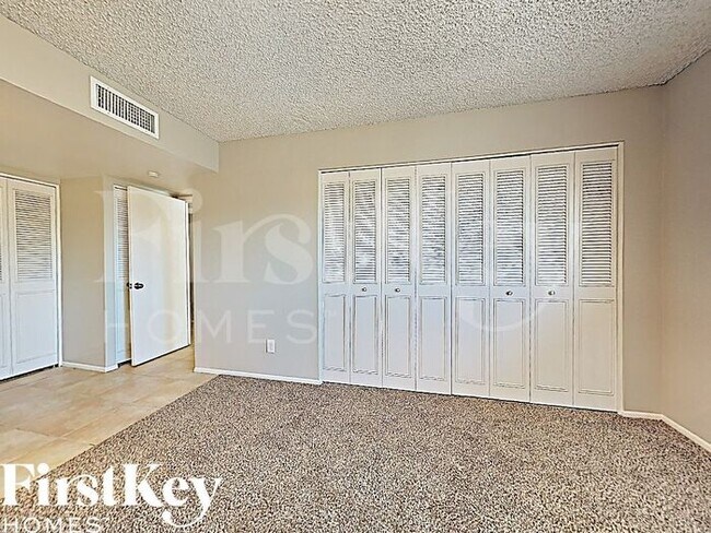 Building Photo - 4428 S La Corta Dr