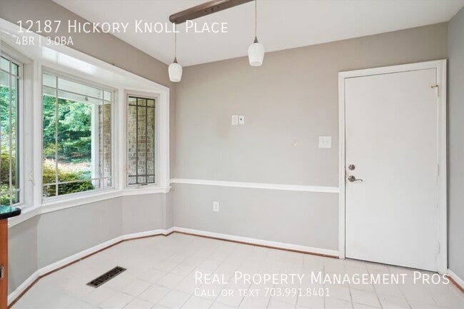 Building Photo - 12187 Hickory Knoll Pl