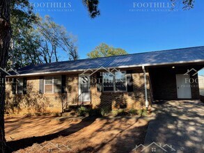 Building Photo - Newly Renovated 3-Bed, 2-Bath Brick Home