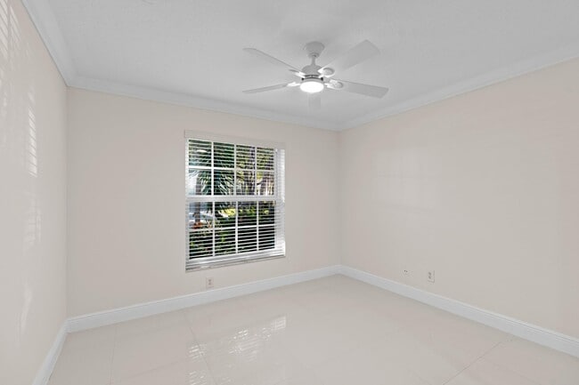Building Photo - 1151 Delray Lakes Dr